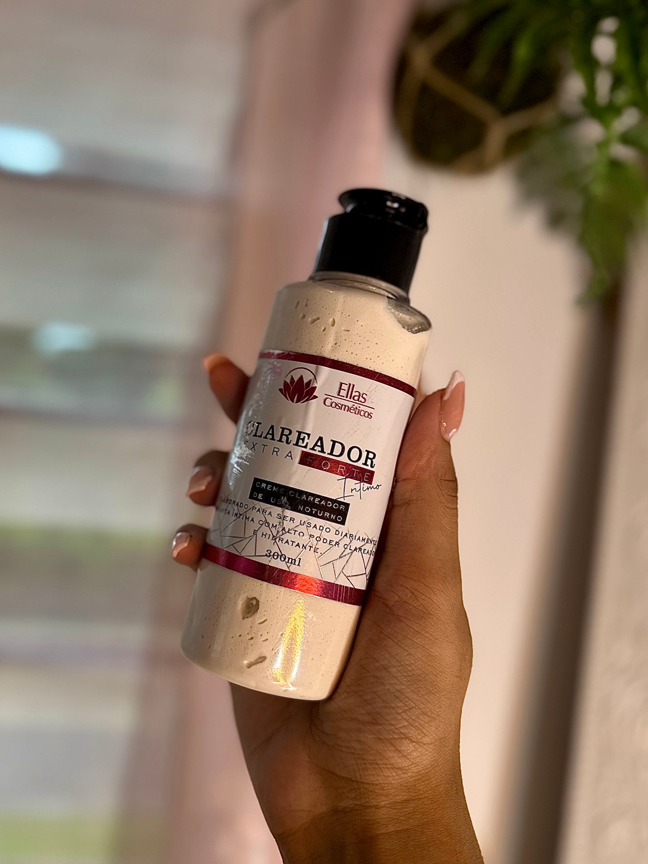 CRÈME ÉCLAIRCISSANTE (Zone intime)