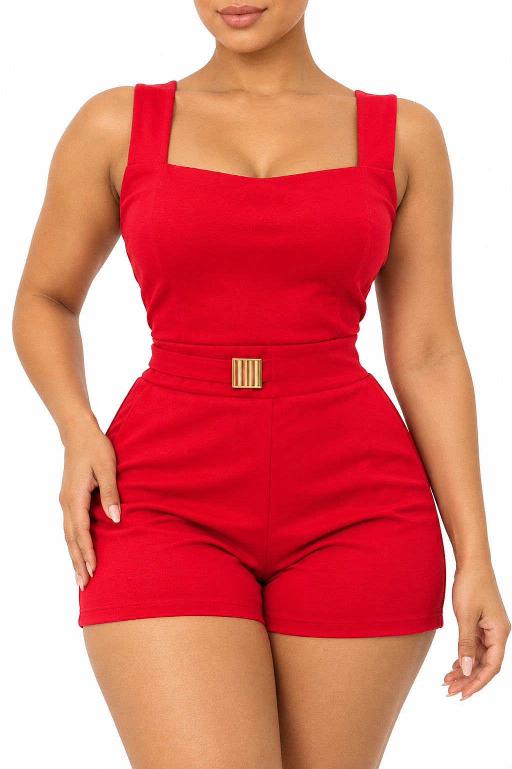 Combishort à boucle dorée à la taille rouge