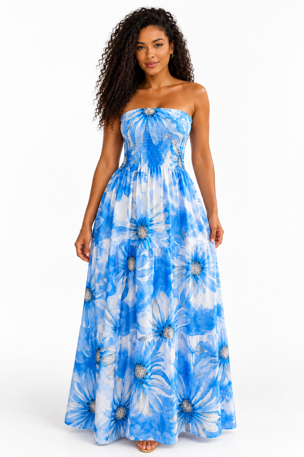 Robe longue bustier à grandes fleurs — Blanc à fleurs bleues — studio fond blanc